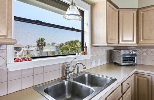 Galveston House | 22 Palms - Jamaica Beach