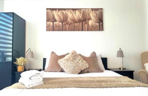 Upper Edmonton Bed & Breakfast | 22 Residence