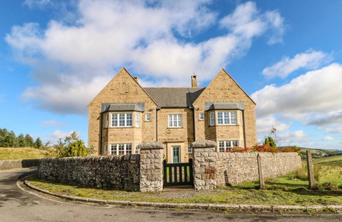 Lanehead Cottage | 220 m² Cottage ∙ 9 bedrooms ∙ 18 guests