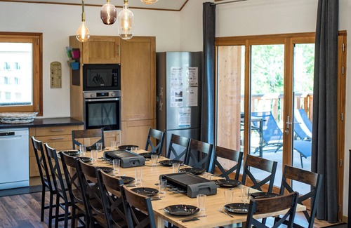 Saint-Jean-de-Maurienne Apartment | 220m² apartment with terrace, for 14 people