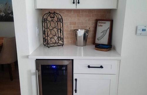 Delavan Lake Condo | 221 - Spacious Two Bedroom Lake View Condo Suite
