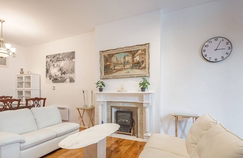 Shaughnessy Village Apartment | 2214 Blvd René-Lévesque Lovely 3BedR