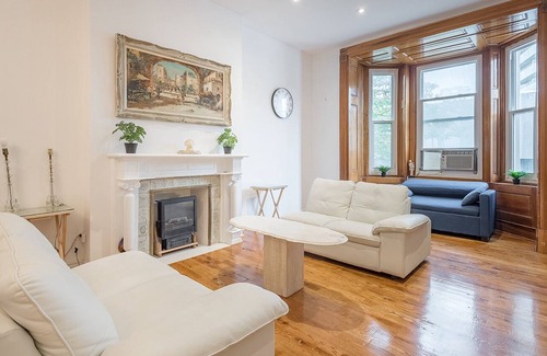 Shaughnessy Village Apartment | 2214 Blvd René-Lévesque Lovely 3BedR