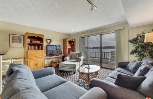 Charlevoix House | 222 Edgewater Inn