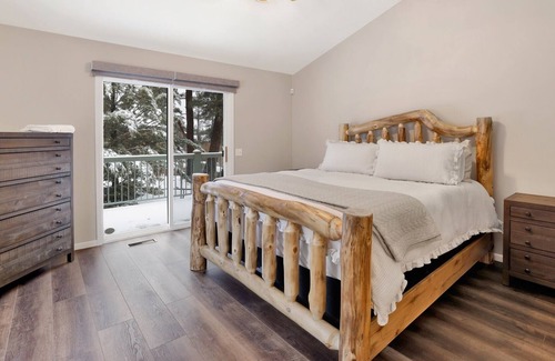 Castle Glen Estates Cabin | 2220-castle Glen Gem 3 Bedroom Home by Redawning
