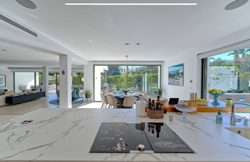 Puerto Banus Ski Chalet | 2244 Luxury Modern Villa with Heated Pool in Puerto Banus