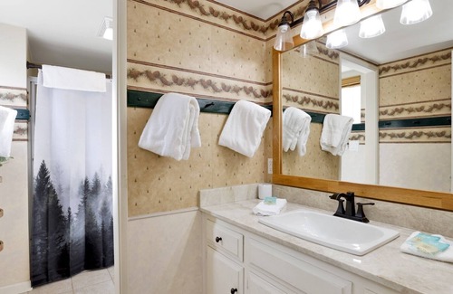 Peter Pan Cabin | 2255-tinker Bell Gambrel 2 Bedroom Cabin by RedAwning