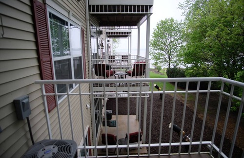 Delavan Lake Condo | 229 - Cozy One Bedroom Condo Suite w/Resort Amenities