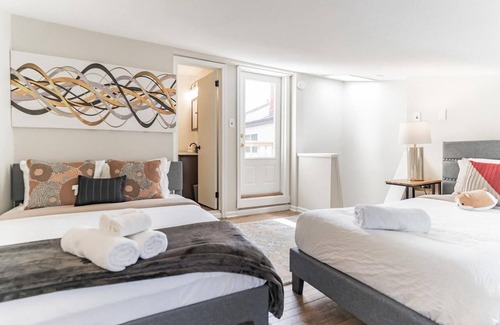 Southwark Apartment | 229 Fulton St in Philadelphia