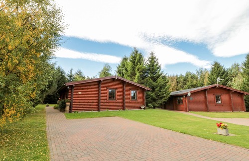 Morpeth Cottage | 23 Lakeside Drive
