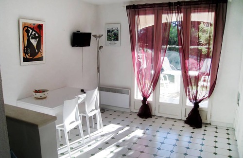 Saint-Cyr-sur-Mer House | 23 m² House ∙ 1 bedroom ∙ 4 guests