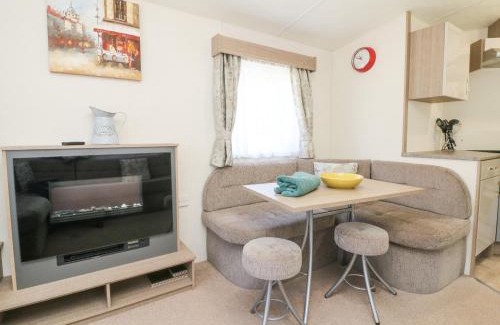 Combe Martin House | 23 Manleigh Park