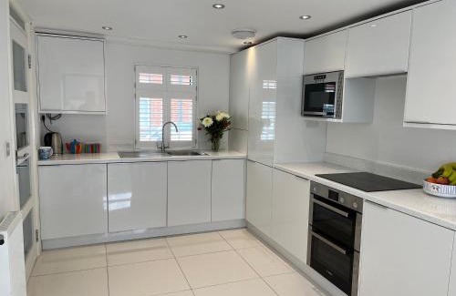Christchurch House | 23 Millhams Street