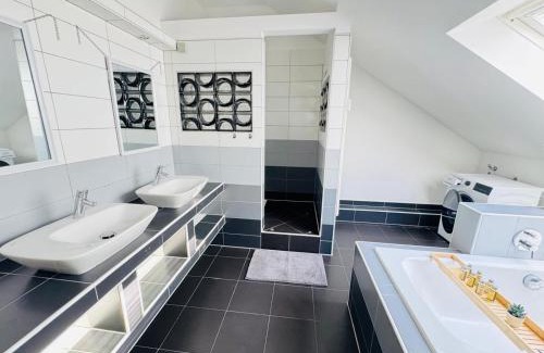 Hochheide Apartment | 23-schöner Wohnen, großes Apartment für 5-6 Personen in super Lage