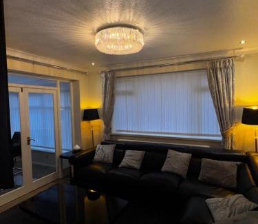 Cheadle House | 230 Councillor Lane