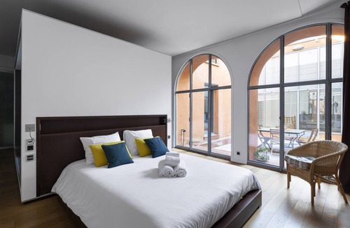 Richebourg - Saint-Clement Apartment | 230 m² Apartment ∙ 4 bedrooms ∙ 7 guests
