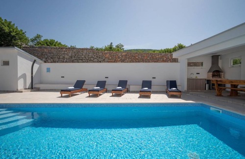 Klenovica Other | 230 m² Accommodation ∙ 8 bedrooms ∙ 16 guests