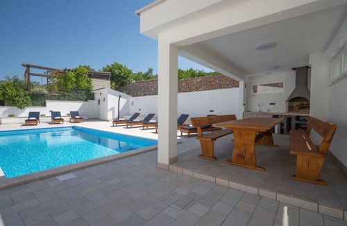 Klenovica Other | 230 m² Accommodation ∙ 8 bedrooms ∙ 16 guests