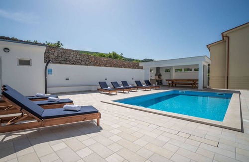 Klenovica Other | 230 m² Accommodation ∙ 8 bedrooms ∙ 16 guests