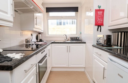 Dartmouth Cottage | 235 Norton Park