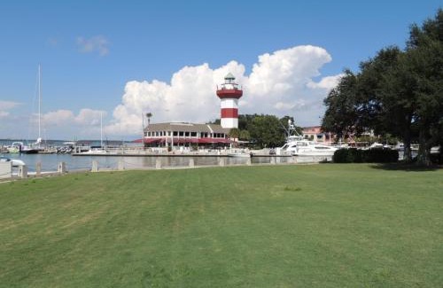 Sea Pines House | 2365 Racquet Club 2 BR 2 BA condo Sea Pines Resort Near Harbourtown Free Tennis and Pool
