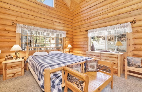 Castle Glen Estates Cabin | 2392-caslte Crag Log Cabin 4 Bedroom Cabin by RedAwning