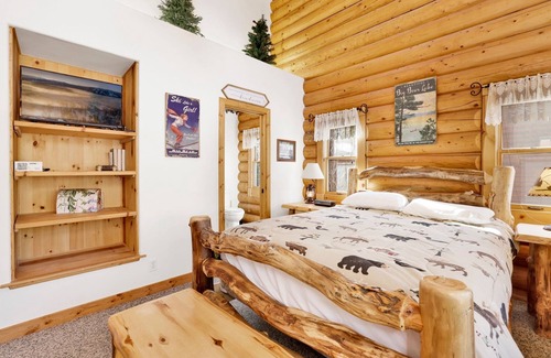 Castle Glen Estates Cabin | 2392-caslte Crag Log Cabin 4 Bedroom Cabin by RedAwning