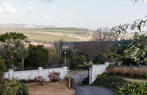 Hilton Apartment | 24 Bergview Road apartment