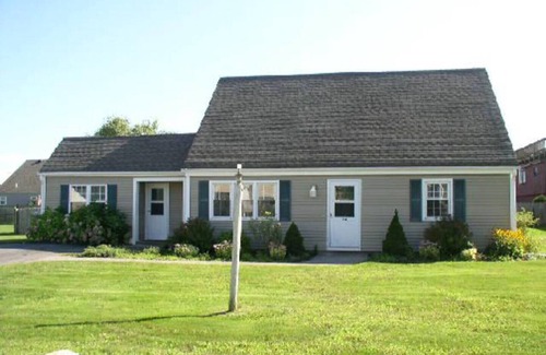 Eastward Look House | 24 Davisville Lane - Eastward Look - Narragansett