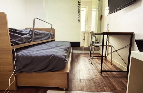Sinchon-dong House | 24 Guesthouse Sinchon Avenuel