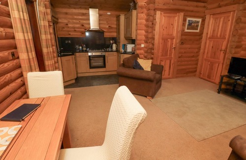 Morpeth Cottage | 24 Lakeside Drive