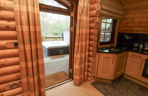 Morpeth Cottage | 24 Lakeside Drive