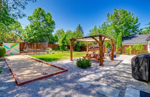 Old Southwest House | 24 Mi to Slopes! Family Reno Home with Outdoor Oasis