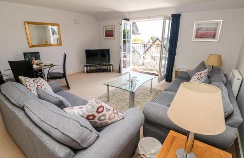 Saundersfoot Apartment | 24 Rhodewood House