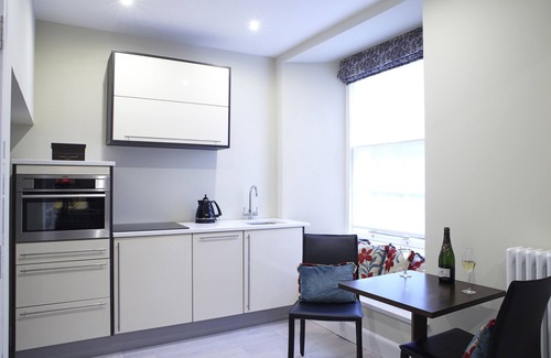 New Town Hotel | 24 Royal Terrace