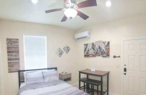 Egypt Lake-Leto Apartment | #24 Urban Comfort Suite for two people