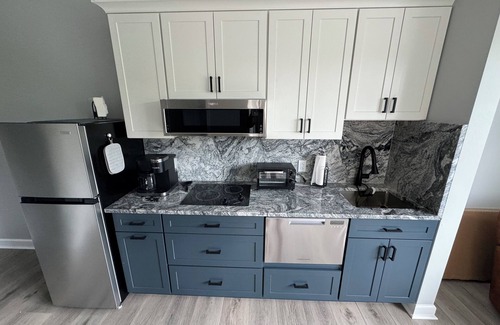 Huddleston Apartment | #2400 Pointe - Studio Suite at Mariners SML