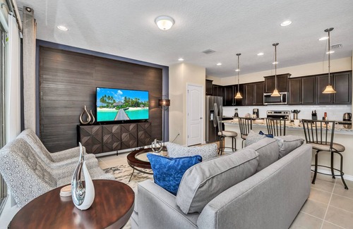Four Corners Villa | 2407 Dubai Street