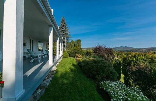 Pointe-au-Pic Villa | 241 - La Côte Fleurie - Les Immeubles Charlevoix