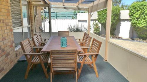 Yamba House | 25 Admiralty Court, Yamba