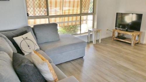Yamba House | 25 Admiralty Court, Yamba
