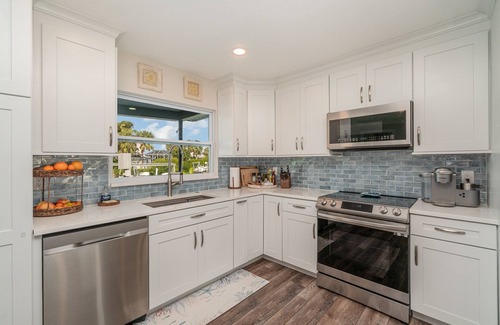 Iona Villa | 25% Fall Discount! Sailboat access. Under Fire Pit and Heated Pool