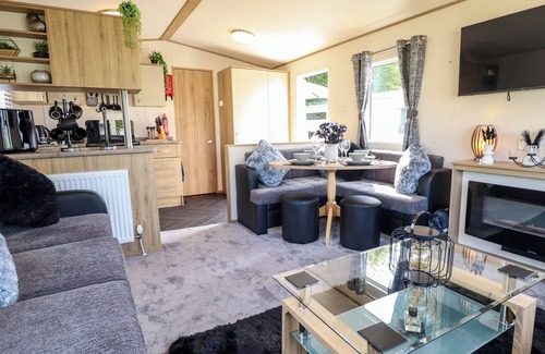 Tattershall Cottage | 25 Kingfisher Court