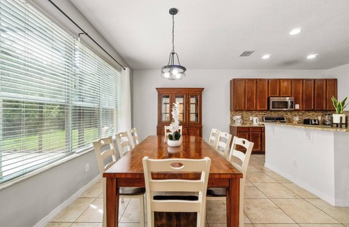 Bellavida Resort | 25 Minutes from Disney & Universal, Private Pool, Game Room and Themed Rooms!