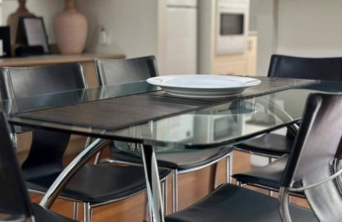 Cams Wharf Villa | 25 - Plover - Executive Deluxe Resort Villa beliggende i Raffertys Resort