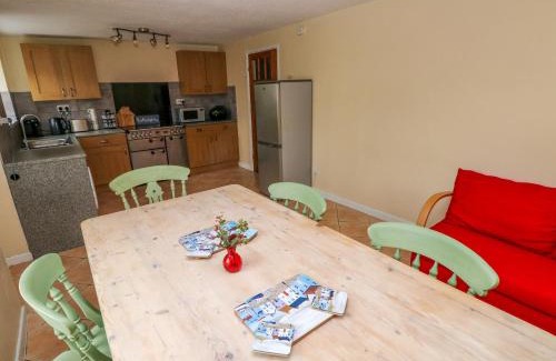 Narberth House | 25 St James Street
