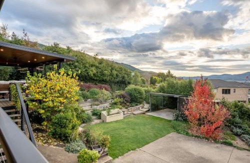 Bright House | 25 Walkers Lane