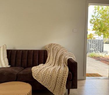 Tanunda House | 25 Young - 3 Bed, 1 Bath