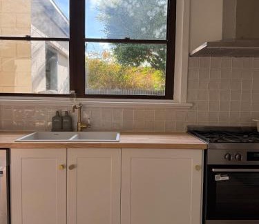 Tanunda House | 25 Young - 3 Bed, 1 Bath