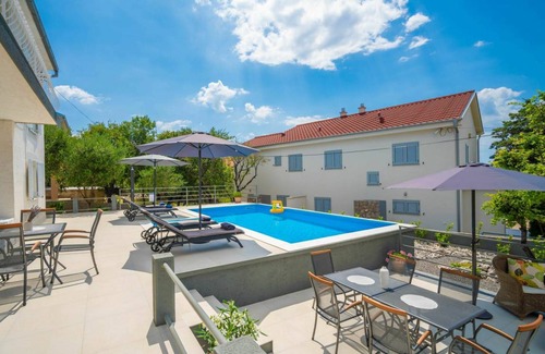 Klenovica Other | 250 m² Accommodation ∙ 4 bedrooms ∙ 10 guests